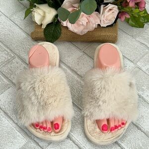 Cozy Cream Faux Fur Women's Slippers